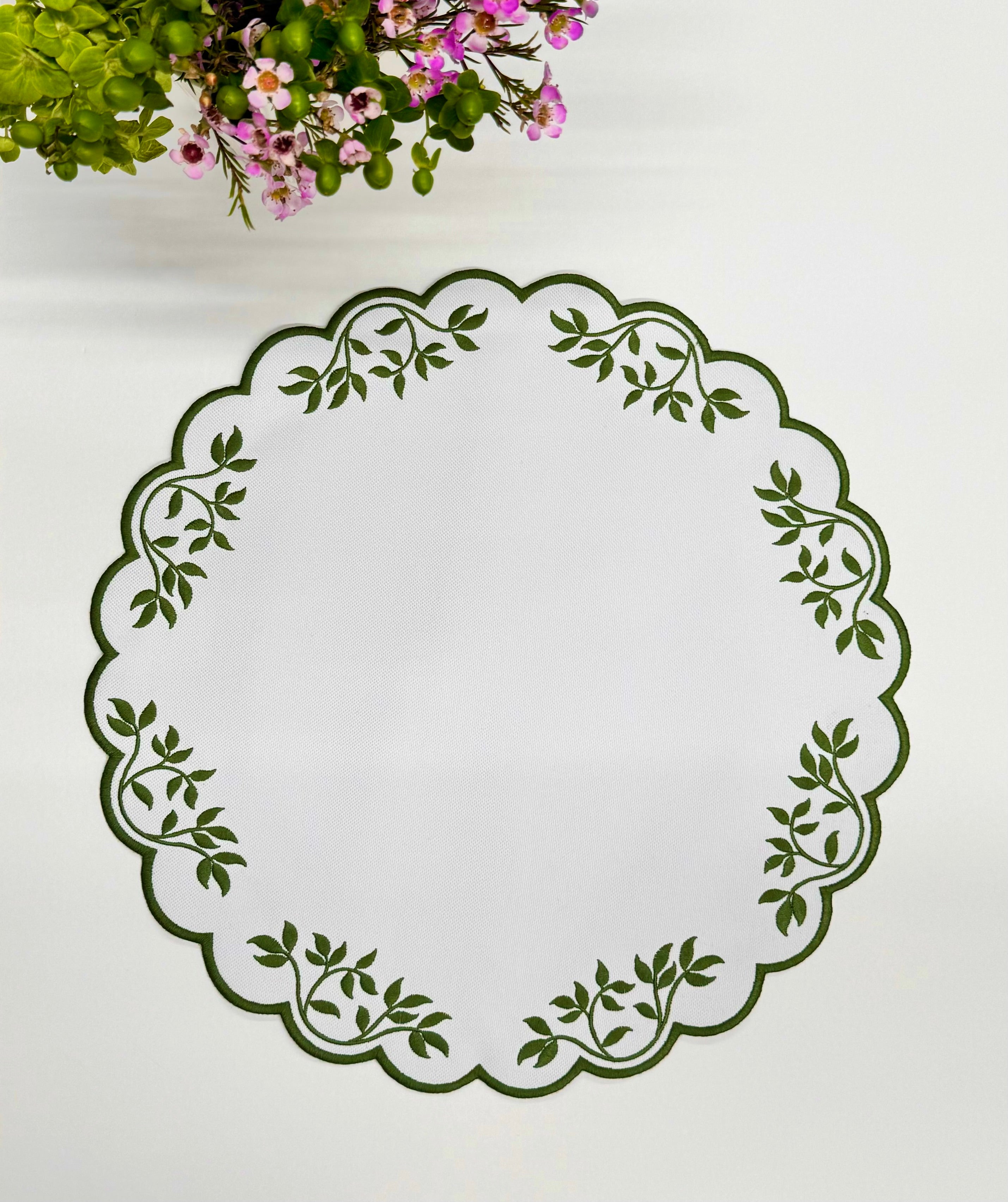 Green leaves placemat