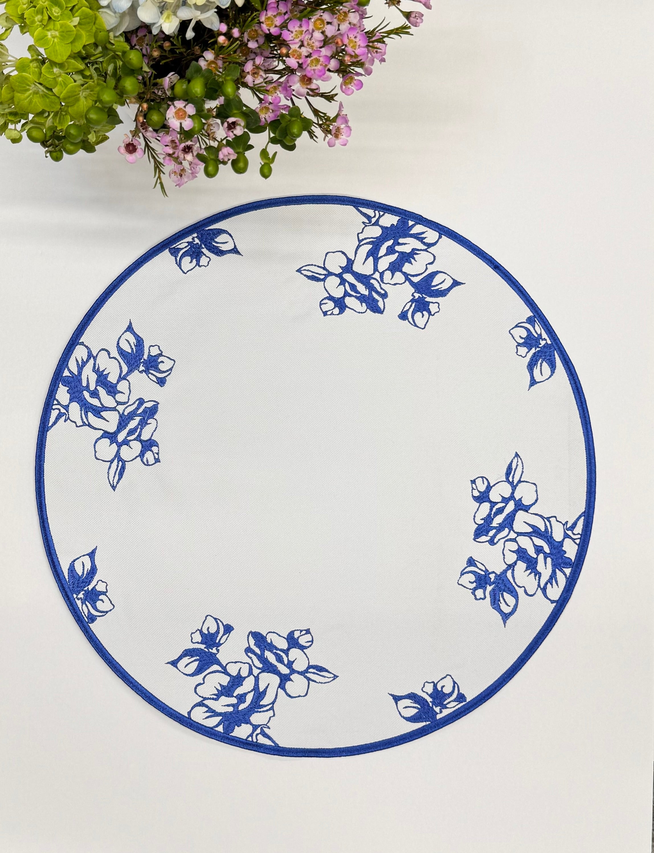 Blue flowers placemat