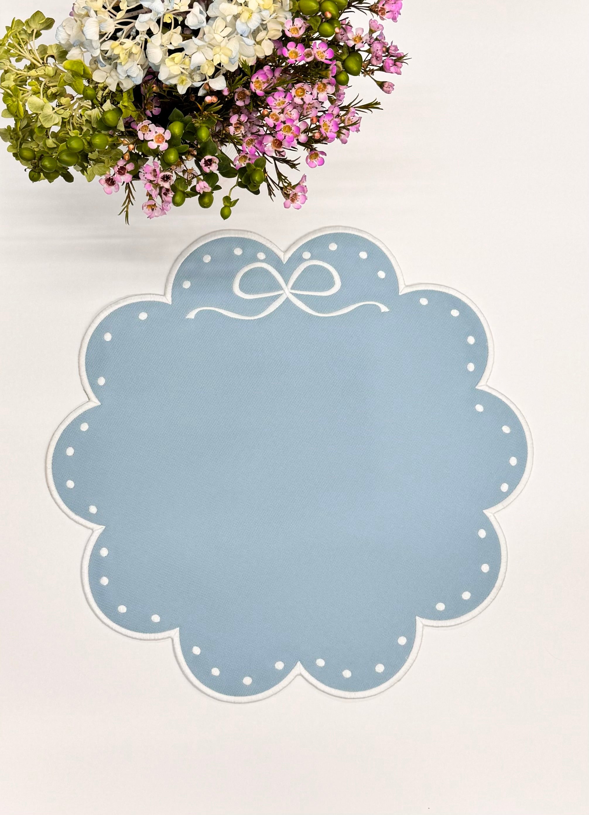 Bow in blue placemat